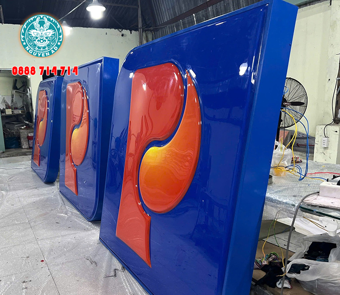 Gia Công Hộp Đèn Petrolimex Số Lượng Lớn Tại Miền Nam – NGUYỄN AD Chuẩn Thương Hiệu, Giá Tận Xưởng